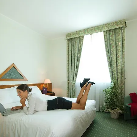 ホテル Castagna Palace & Restaurant モンテッキオ・マッジョーレ