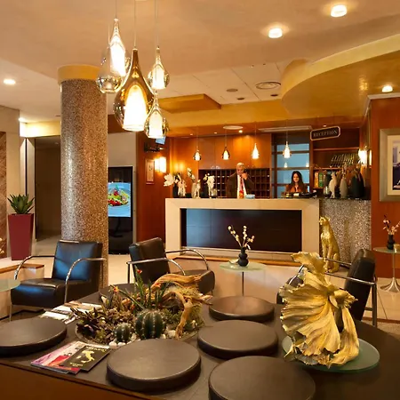 Castagna Palace & Restaurant モンテッキオ・マッジョーレ