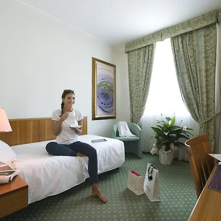 Castagna Palace & Restaurant