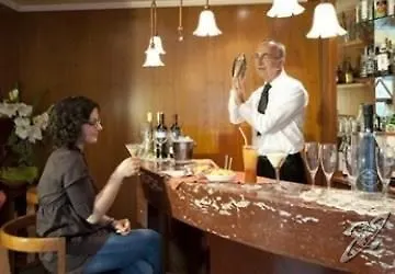 Castagna Palace & Restaurant ホテル モンテッキオ・マッジョーレ