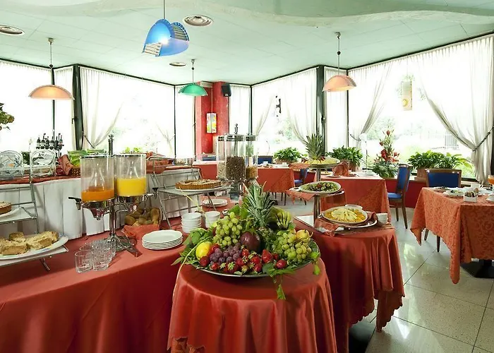 Castagna Palace & Restaurant فندق مونتيكيو ماجوري