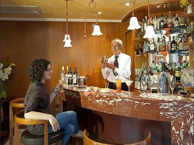 Castagna Palace & Restaurant فندق