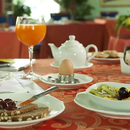 Castagna Palace & Restaurant 몬테치오마조레