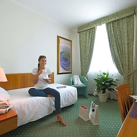 Castagna Palace & Restaurant 3*