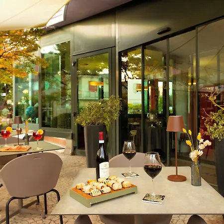 Castagna Palace & Restaurant فندق