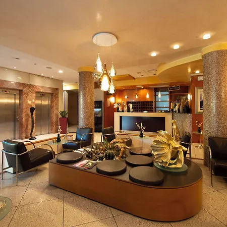 Castagna Palace & Restaurant 3* مونتيكيو ماجوري