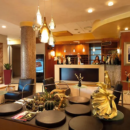 Castagna Palace & Restaurant فندق